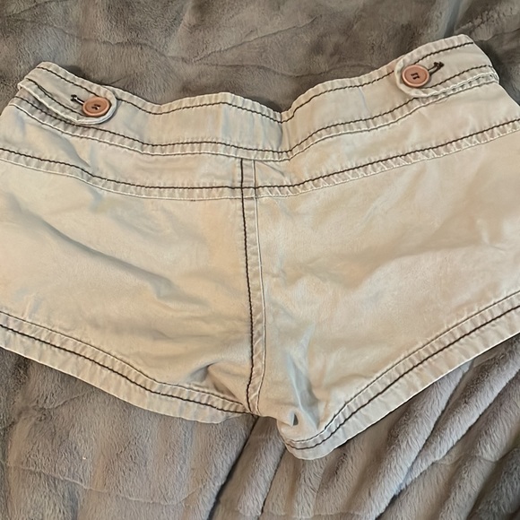 Cargo shorts - Picture 2 of 3